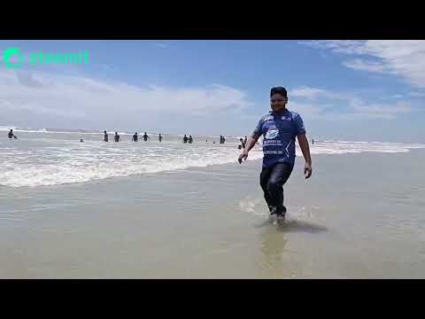 A mesmerizing moment at the beach. #steemvideo #steemexclusive #sea 