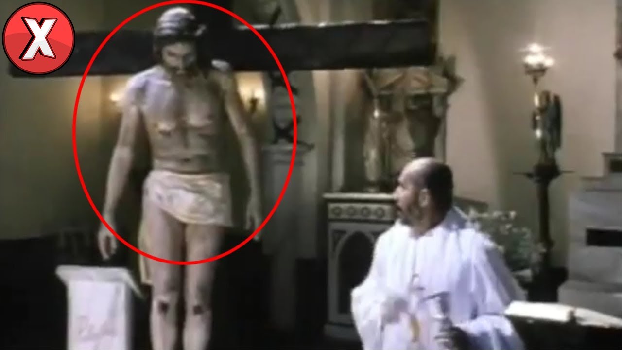 Estátuas Religiosas se Movendo Filmadas em Câmera