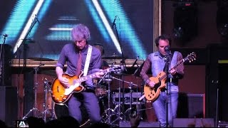 MIKEL ERENTXUN a pleno sol (en vivo, en Lima - Perú)