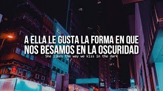 She&#39;s not afraid • One Direction | Letra en español / inglés