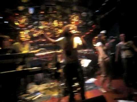 U-CEE & Riddimshot - Shake what your mama gave you  (Live in Prague)