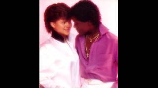 Stacy Lattisaw ft. Johnny Gill - Perfect Combination (1984)