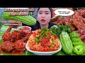 EATING CHICKEN WINGS SPICY THAI VEGETABLES FRESH FRESH RAW BITTER WHOLE CHILI WITHOUT RICE