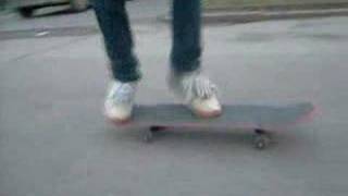 preview picture of video 'First skateboard video (school project)'