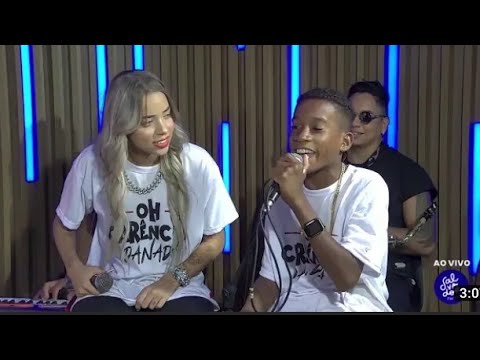 Anna Catarina e Meno nico oh carência danada""" # Fã de Anna Catarina#