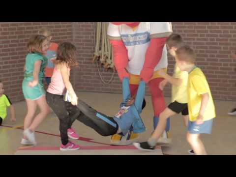 reportage handbalclinic Sittardia bij Sjtadssjool Sittard