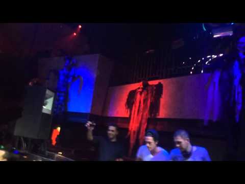 Dimitri Vegas & Like Mike drop Avicii vs Sandro Silva vs Swedish House Mafia - Wake Me Up Puna Child