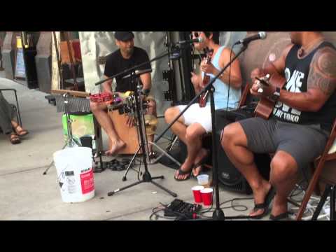 Street jam! The cajon master is one of my inspiration to learn drums and be innovative.