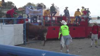preview picture of video 'Monta de Toros en Lienzo Charro - Jalisco, Mexico'
