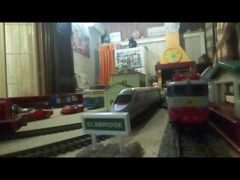 EXP 951 Torino Lecce via Taranto sul mio plastico ferroviario