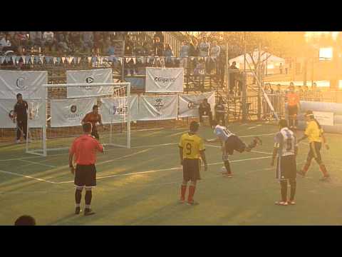 Penal de David Peralta ARG 1 - COL 0