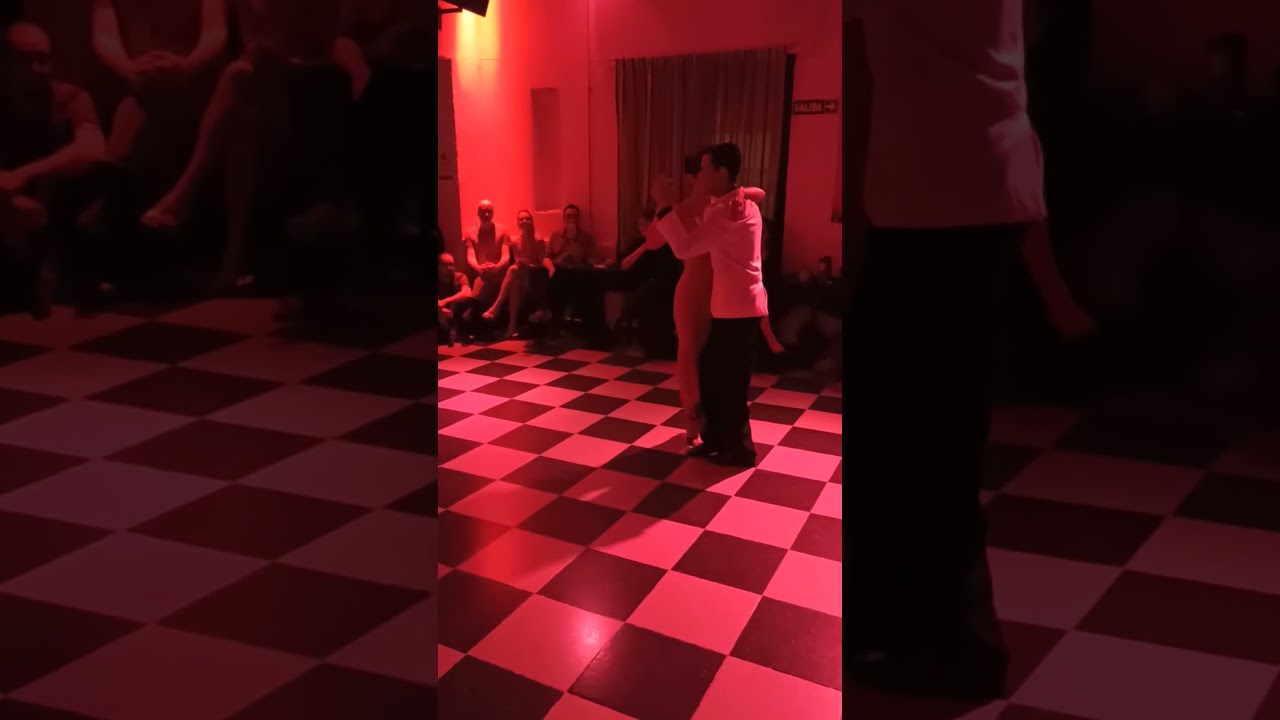 Jessica Ramos y Yumar Zambrano en La Mordidita Tango - Viernes baile en Buenos Aires