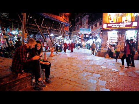 Vida noturna em mercados comerciais perto de Thamel, cidade de Katmandu | Melhor época para viajar no Nepal | 4K UHD 60fps