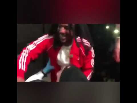 Mozzy falls off stage