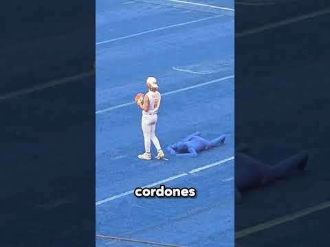 Desata Cordones Sin Ser Visto...