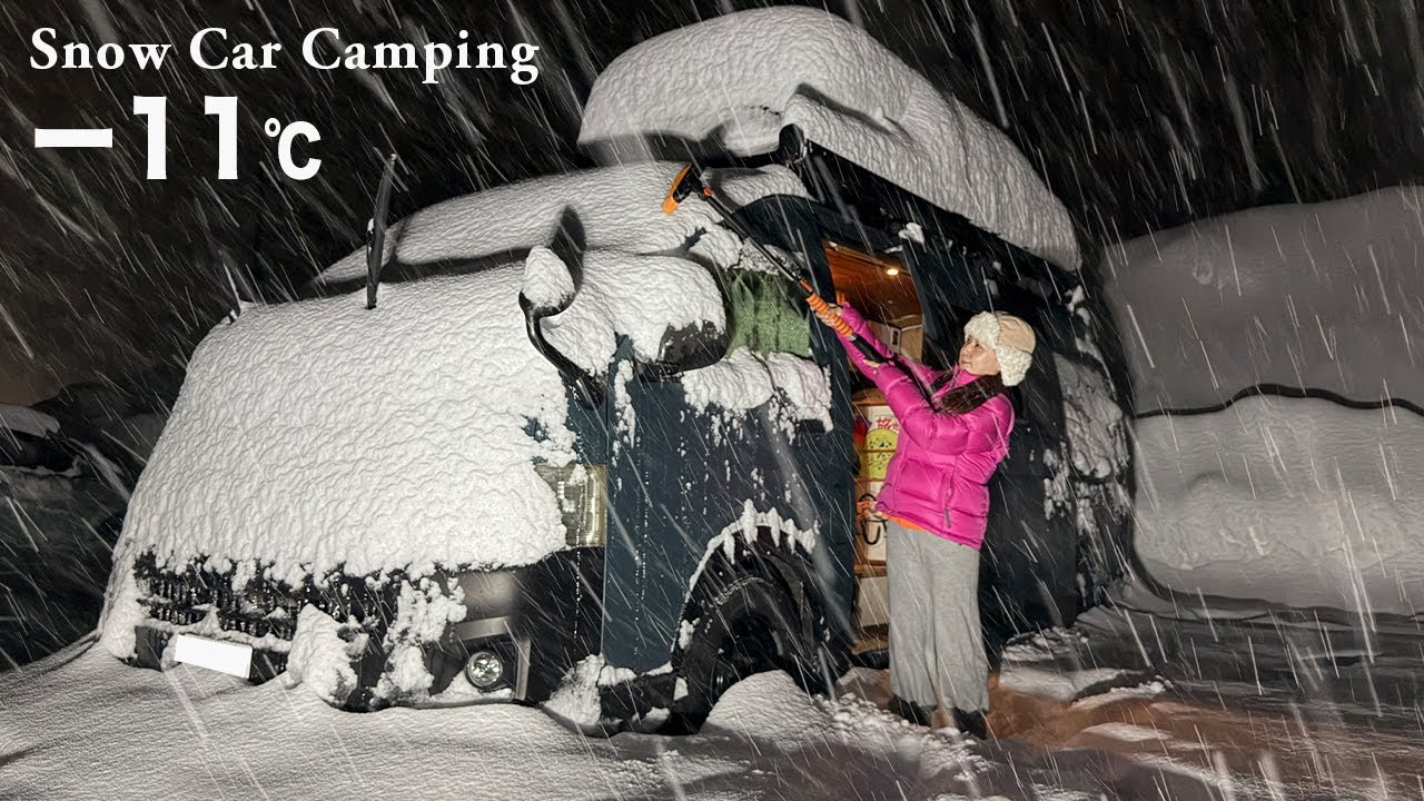 女ひとり豪雪地帯で雪に埋もれるハイエース車中泊...立ち往生で命の危機を感じる大雪&吹雪/snow car camping