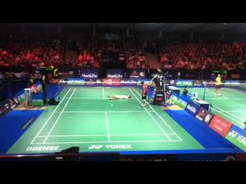 Chou wins the last ball and sends Momota out of the tournament
