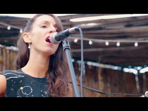 Solo huellas -  Cecilia Bernasconi - Puentes en el Mar