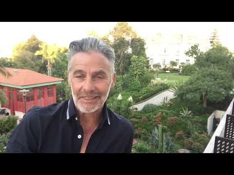 My Red Velvet Bag with Top Model Sophia Resing