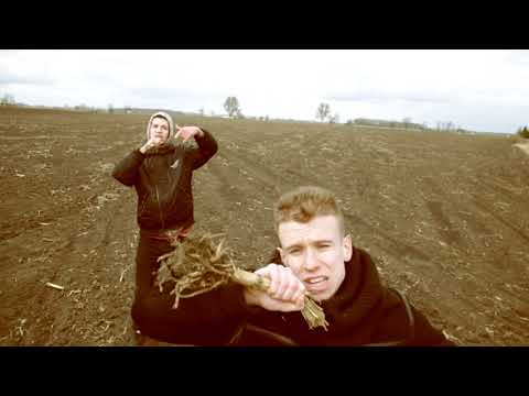 Futuryje - W polu kukurydzy