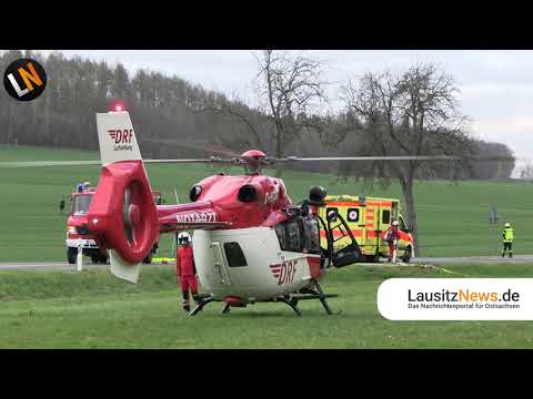 Herwigsdorf - Mitsubishi überschlägt sich: Zwei Personen verletzt