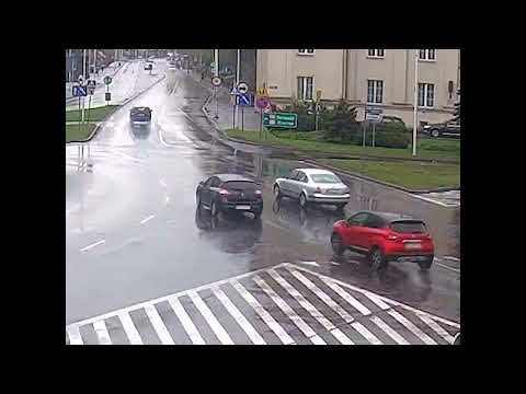 Kolizja na Rondzie Bankowym - passat i renault