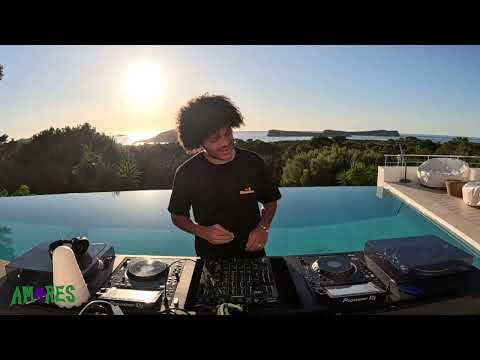 Julian Anthony / AMORES PODCAST 018