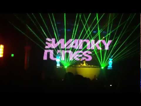 Swanky Tunes - Technologic Raise Your Head (Axwell Mashup)