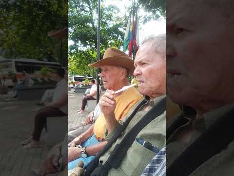 Parque  del municipio Cisneros Antioquia.. Sigifredo y Jaime