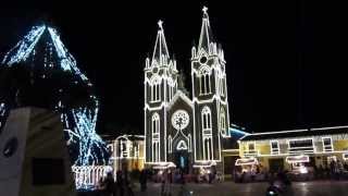 preview picture of video 'Corrales Colombia (Boyaca Dept) Christmas Lights - Luces de Navidad'