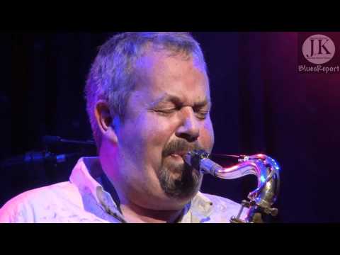 Tommy Schneller & Band - Get Closer (from the NEW ALBUM Smiling for a Reason 2011)