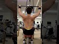 ストレートバーで広背筋上部と大円筋にストレッチがかかるのが良くわかります。 #Shorts