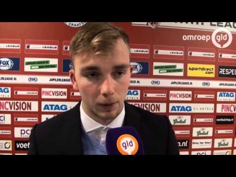 Jurjus vangt bal uit reflex