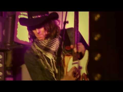 The Holy Ghosts - Don't Come a Knockin' On My Rock n Roll Coffin