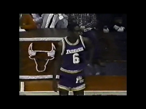 Jim Thomas (21pts/4asts) vs. Bulls (1985)