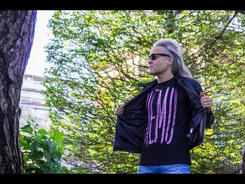 Frank Hemd präsentiert: Der legendäre Merch Werbespot mit dem Eisenmann