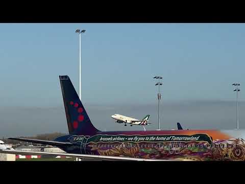 ALITALIA A319-112 TAKE-OFF