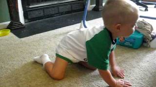 preview picture of video 'Gavin has cerebral palsy and today is his first day crawling.'
