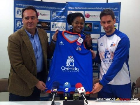 Perfumerías Avenida presenta a Alana Beard