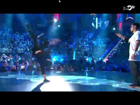 Red Bull BC One Rusia 2011 - FINAL BATTLE -  Lil G VS Roxrite
