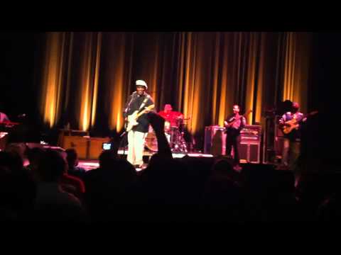 [4/8] Buddy Guy at the Metropolis Montreal, Quebec April 7, 2011 - www.buddyguy.net