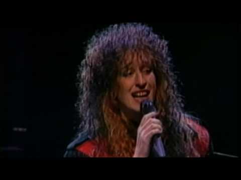 Julia Zenko y Mercedes Sosa │Oh Qué será