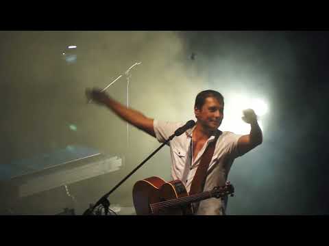 Wedding Singer For Hire in Wales - Sweet Caroline