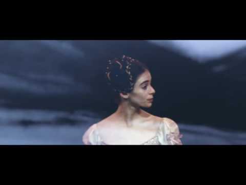 No7 Lift & Luminate con Alessandra Ferri