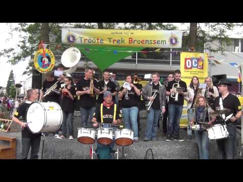 Sjpasskapel Mit De Moel D'r Aa, Umbrella