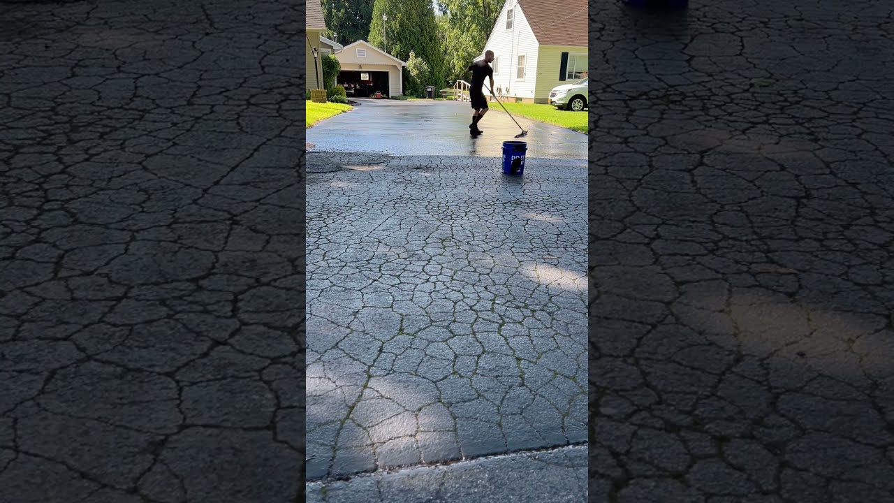 The Shocking Truth 😱 Behind Your Crumbling Driveway! 🛣️ #asphaltcare 🚧 #crackfilling 🕳️ 🏡 #driveway