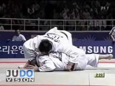 JUDO 2002 Asian Championships: Yasuyuki Muneta 棟田 康幸 (JPN) - Abdullo Tangriev (UZB)