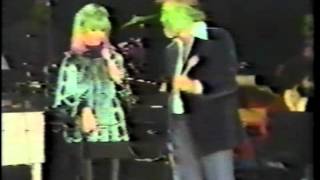 Olivia Newton-John - Me and Bobby McGee w/Kenny Rogers