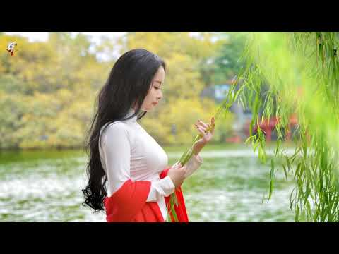 Thể hiện bởi Vũ Khanh