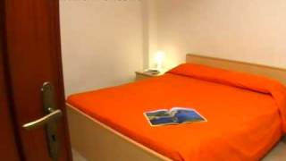preview picture of video 'Appartamenti Palinuro per coppie: Monolocale 2 posti Residence Trivento'
